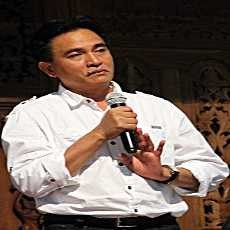 Sambangi Polri, Yusril Pertanyakan Status Siti Fadilah