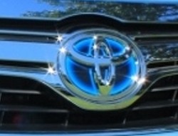 Toyota Seriusi Tantangan Bikin Hybrid di Indonesia