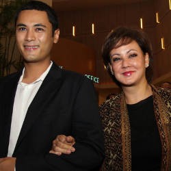 Halimah Dampingi Panji di Premiere Film Hattrick