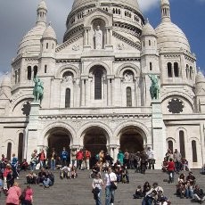 Menikmati Paris dari Bukit Montmarte