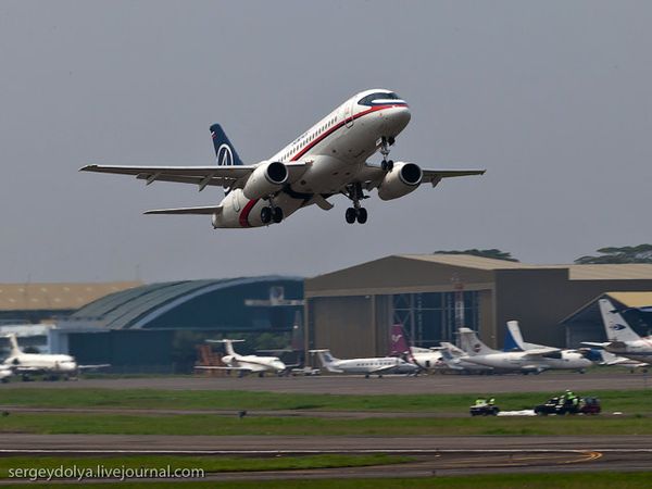 Foto-foto Sukhoi Superjet100 Sebelum Hilang