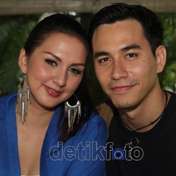 Donna-Darius Tak Biasakan Beri Uang Jajan ke Anak