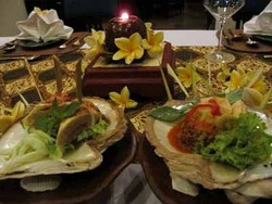 Sendratari Topeng Kelono dan Pengalaman Bersantap a la Keraton