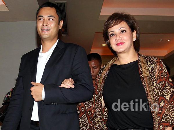 Panji Kompak Bareng Halimah di Premiere Hattrick