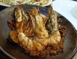 Uenak Penyetnya, Super Uedan Sambalnya!