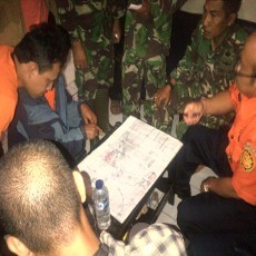 Pencarian Pesawat Sukhoi Dimulai, TNI Bangun Landasan Heli di Lokasi