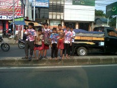 Duh! Siswa SD Kena Wabah Coret-coret Seragam Pasca UN