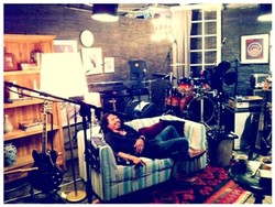 Ipang Lazuardi Luncurkan Album Solo, Hey..Hey..Hey!