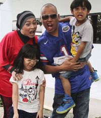 Foto Keluarga Uya Kuya