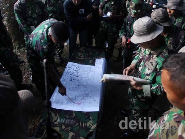 Pencarian Sukhoi Superjet 100 Dimulai