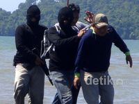 Simulasi Penanganan Teroris di Laut Cilacap