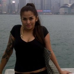 Cinta Penelope Masih Tinggal Bareng Mantan Suami