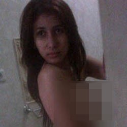 Foto Syur Beredar, Dewi Cinta Akui Suka Foto Seksi