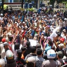 Warga Wotgalih Gagalkan Studi Amdal Tambang Pasir Besi PT IMMS