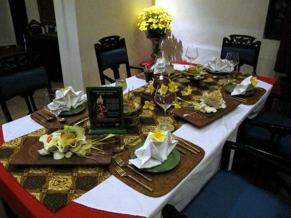 Menyantap Hidangan Favorit Sri Sultan dengan Suasana Ala Keraton Yogya Menyantap Hidangan Favorit Sri Sultan dengan Suasana Ala Keraton Yogya