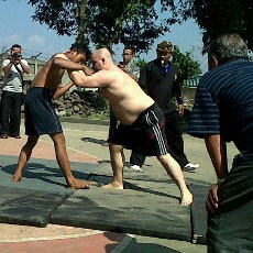 Benjang Ikon Bandung yang Bisa Sejajar dengan Sumo