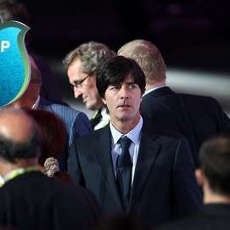 Kontrak Loew Diperpanjang