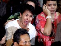 Lihat Jasad Korban Sukhoi di TV, Keluarga Histeris