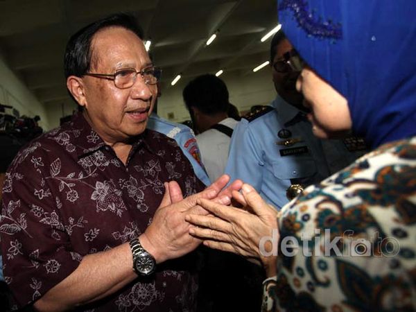 Menhub Temui Keluarga Korban Sukhoi