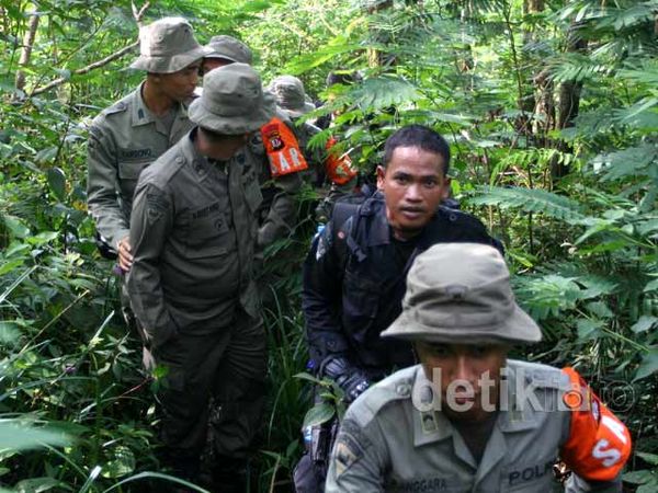Tim SAR Bahu-membahu Cari Korban Sukhoi