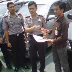 Polisi Kembalikan Mobil Hasil Penggelapan ke Pemilik
