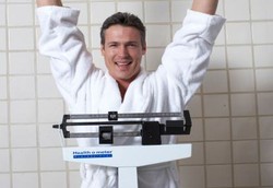 Pria Lebih Banyak Turun Berat Badan Jika Tak Ada Perempuan