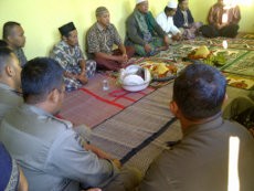 Tumpengan Digelar Sebelum Tim Evakuasi Bergerak ke Lereng Salak