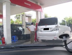 Lagi, Alphard Vellfire Minum Premium