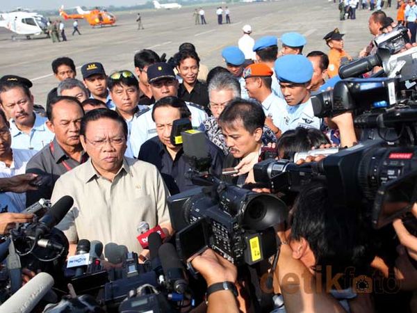 Menko Kesra Pantau Evakuasi Sukhoi