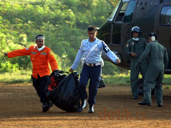 Jenazah Korban Sukhoi Berhasil Dievakuasi
