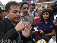 Roy Suryo: Foto Korban Sukhoi Palsu