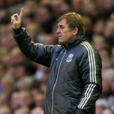 Dalglish Tak Ambil Pusing Soal Posisi Everton