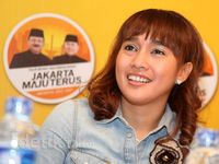 Wow..Ahli Penyakit Jiwa Jadi Jubir Foke-Nara