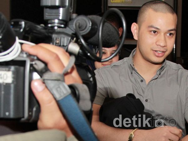 Melihat Lebih Dekat Sosok Bubu Kekasih Syahrini 
