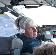 Pilot Sukhoi Terbang Demo di Berbagai Negara, Bisa Jadi Alami Jet Lag