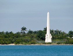 Ya Ampun! Monumen Bersejarah Kok Dipakai Syuting Film Porno