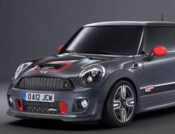 Mobil MINI Tercepat di Sirkuit