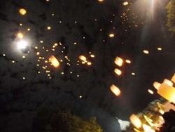 Cantiknya 1.000 Lampion Waisak di Candi Borobudur