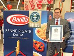 Kemasan Pasta Terbesar di Dunia Dijual di Turki