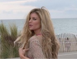 Model Victoria Secret Kencan Dengan Buick Esclave