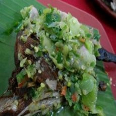 Bebek Penyet Sambal Hijau yang Segar