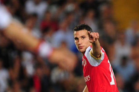 Segera Bicarakan Kontrak Baru, Van Persie?