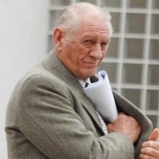 Tawari Tumpangan, Kakek Perkosa Wanita Bersuami di Dalam Mobil