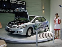 Tak Mau Kalah, Honda Siap Rakit Hybrid di Indonesia