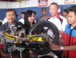 Honda Ajarkan Soal Motor ke SMK