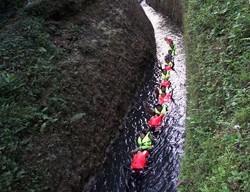 Petualangan Seru di Kolam Arus Sungai Citumang, Pangandaran