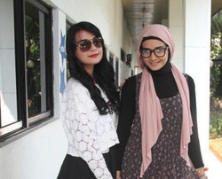 Fashion Dos & Donts: Gaya Nanggung ala Zaskia & Shireen Sungkar