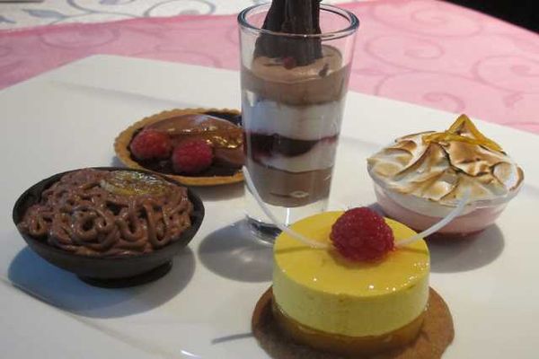 Menikmati Kue Lezat di Cooking Class Deluxe Sweet Treats