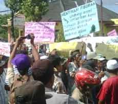 Ratusan Warga Sumenep Tolak Pengeboran Migas