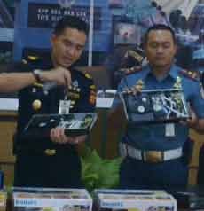 Penyelundupan Senpi Melalui Jasa Ekspedisi Digagalkan